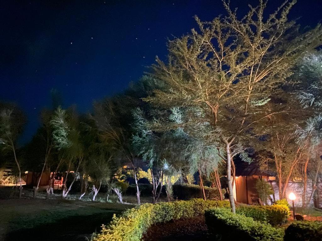 The Great Circle Lodge ナニュキ エクステリア 写真