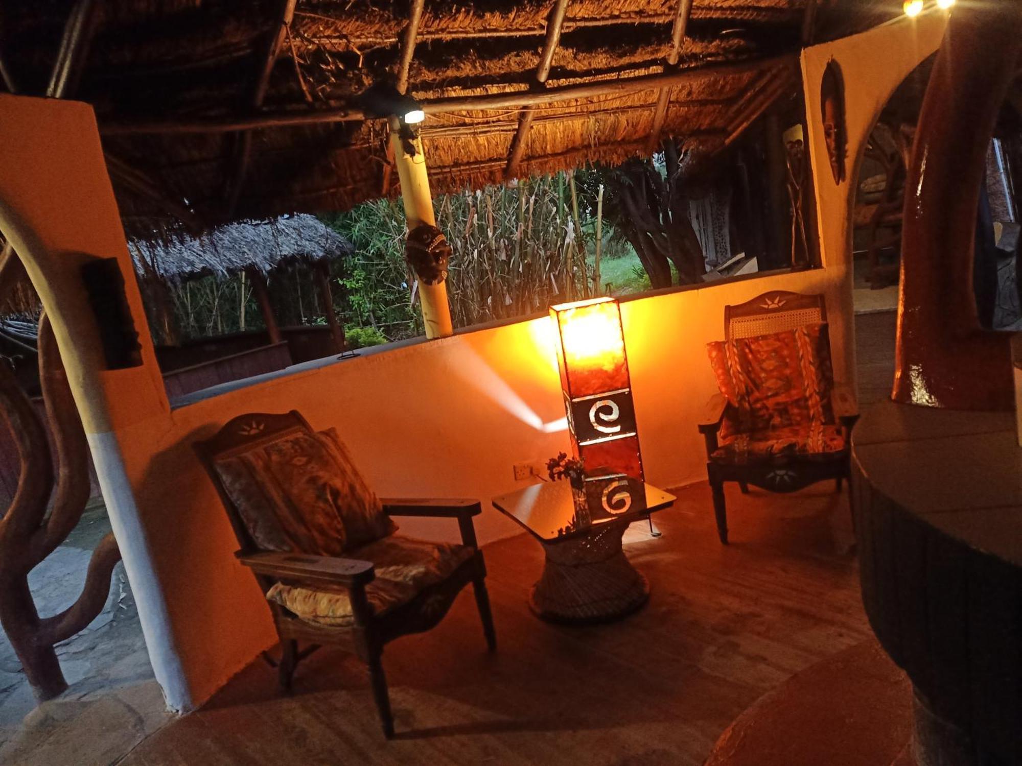 The Great Circle Lodge ナニュキ エクステリア 写真