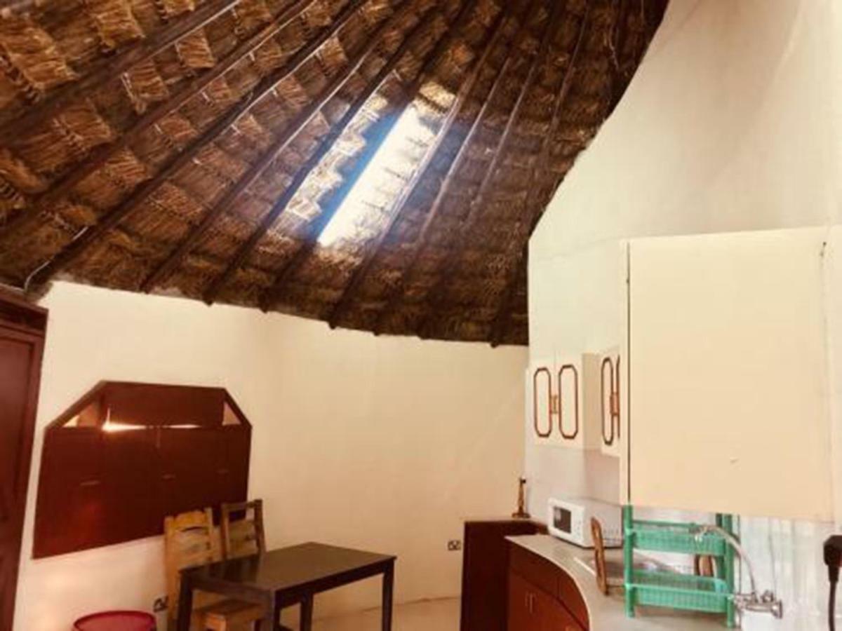 The Great Circle Lodge ナニュキ エクステリア 写真
